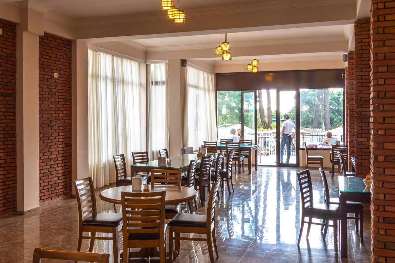 אורקי Samni Hotel מראה חיצוני תמונה